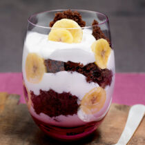 Bananentrifle im Glas