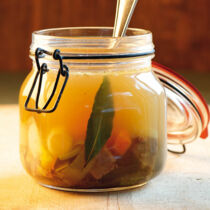 Rindfleischsuppe mit Gemüse