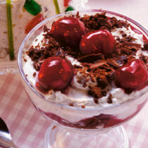 Süßer Quark mit Pumpernickel