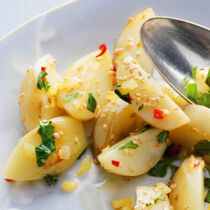 Topinambur mit Sesam und Koriander