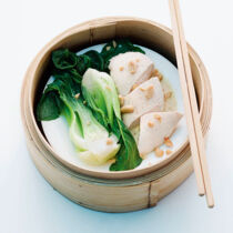 Gedämpfte Hähnchenbrustfilets mit Pak Choi