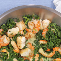 Fisch und Garnelen mit Spinat Fisch und Garnelen mit Spinat