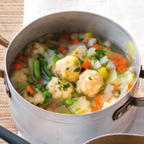 Gemüse-Eintopf mit Semmelknödeln