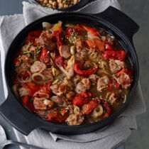 Lamm-Pepato mit Paprika und Kichererbsen Lamm-Pepato mit Paprika und Kichererbsen