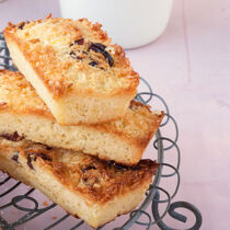 Kokoskuchen mit Cranberries