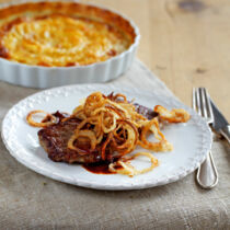 Zwiebelrostbraten mit Kartoffelgratin