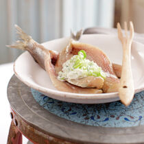 Matjes mit Frühlingszwiebelrahm Matjes mit Frühlingszwiebelrahm