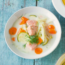 Cremige Lachs-Gemüse-Suppe Cremige Lachs-Gemüse-Suppe