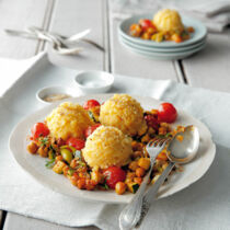 Sesam-Orangen-Polenta auf Kichererbsengemüse