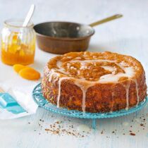 Kartoffel-Nuss-Kuchen mit Aprikosen Kartoffel-Nuss-Kuchen mit Aprikosen