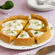 Mango-Marzipan-Tarte mit Joghurtcreme Mango-Marzipan-Tarte mit Joghurtcreme