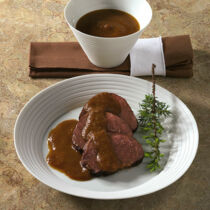 Rehkeule mit Balsamico-Pflaumen-Jus Rehkeule mit Balsamico-Pflaumen-Jus