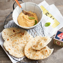 Hummus mit Pfannenbrot Hummus mit Pfannenbrot