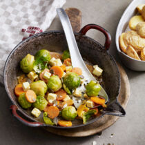 Orientalische Rosenkohlpfanne mit Butterkartoffeln Orientalische Rosenkohlpfanne mit Butterkartoffeln