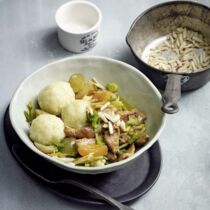 Fruchtiges Geschnetzeltes mit Kartoffelknödeln