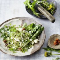 Löwenzahnsalat mit Blumenkohl