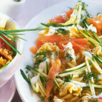 Nudelsalat mit Räucherlachs