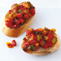 Bunte Paprika-Crostini