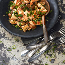 Pilzsalat mit Putenbruststreifen