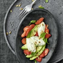 Avocadosalat mit Erdbeeren