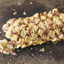 Ciabatta-Partybrot mit Salami