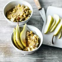 Lupinen-Porridge mit Birnen