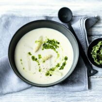 Spargelsuppe mit Bärlauchpesto