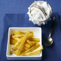 Marinierte Ananas mit Rum und Kokoseis Marinierte Ananas mit Rum und Kokoseis