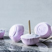 Heidelbeer-Buttermilch-Eis