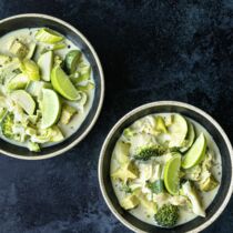 Grüner Curry-Kokos-Eintopf