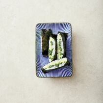 Onigirazu mit Avocado und Dillspinat Onigirazu mit Avocado und Dillspinat