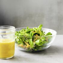 Feldsalat mit Möhrendressing Feldsalat mit Möhrendressing