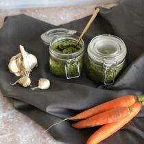 Möhrengrün-Pesto Möhrengrün-Pesto
