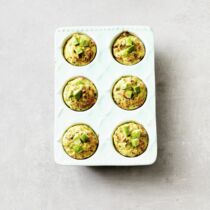 Eiermuffins mit Avocado Eiermuffins mit Avocado