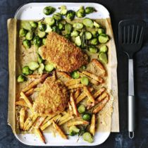 Schnitzel mit Rosenkohl und Gruyère-Pommes