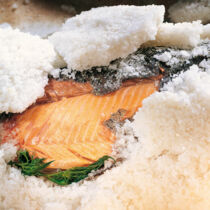 Ganzer Fisch im Salzmantel Ganzer Fisch im Salzmantel