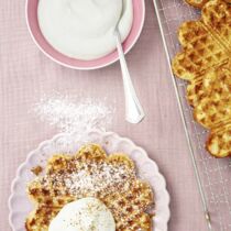 Gewürzwaffelnmit Vanillecreme