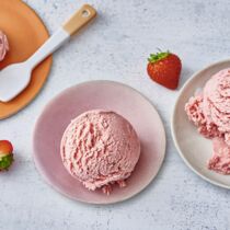 Sahniges Erdbeereis Sahniges Erdbeereis