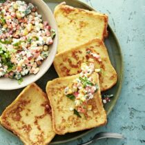 French Toast mit Hüttenkäsesalat