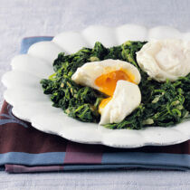 Blattspinat mit Eiern