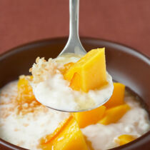 Kokos-Milchreis mit Mango