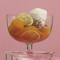 Erfrischung von Orange und Drachenfrucht Erfrischung von Orange und Drachenfrucht