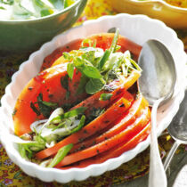 Tomatensalat mit Frühlingszwiebeln