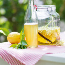 Holunderblütensirup Holunderblütensirup