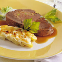 Gefüllte Rehkeule Gefüllte Rehkeule