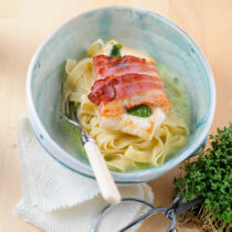 Tagliatelle mit Zander und Wasabi-Erbsen-Schaum