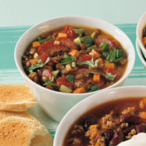 Linsensuppe mit Wurst und Kräutern