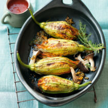 Gefüllte Zucchiniblüten mit Gewürz-Bulgur