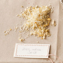 Zitrus-Ingwer-Salz (ergibt etwa 60 g, für Fisch und Meeresfrüchte)