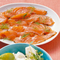 Roh marinierter Lachs